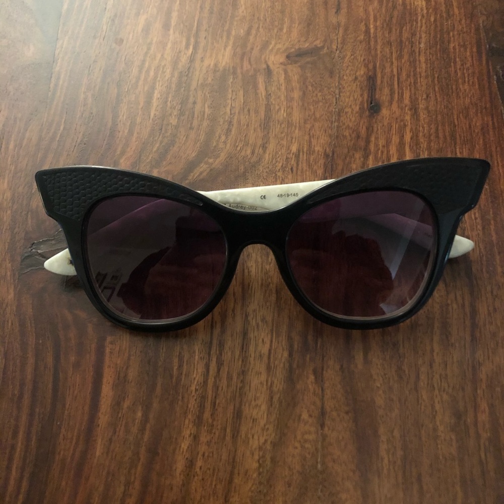 NWOT Equipment sunglasses